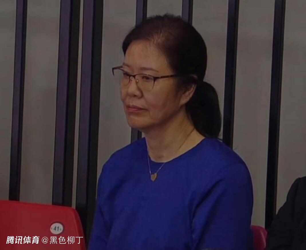下半场热苏斯头球破僵局，哈弗茨低射建功，最终阿森纳2-0布莱顿登顶榜首。